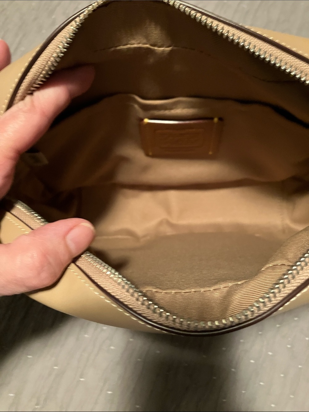 Coach Tan & Beige Signature Canvas Camera Bag. No Call-Outs. Gorgeous! NWT - Picture 12 of 16